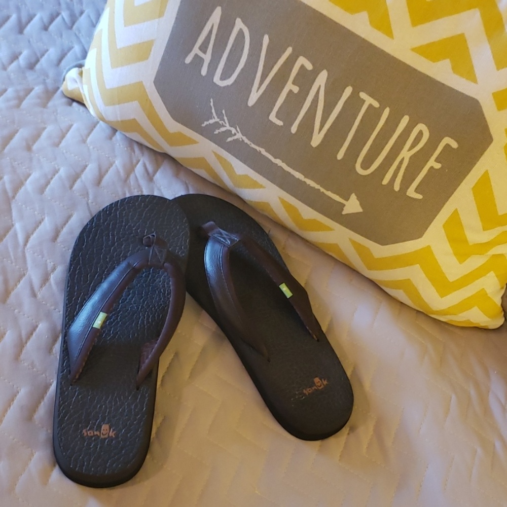 Sanuk Yoga Mat Flipflop Size 7 Brown